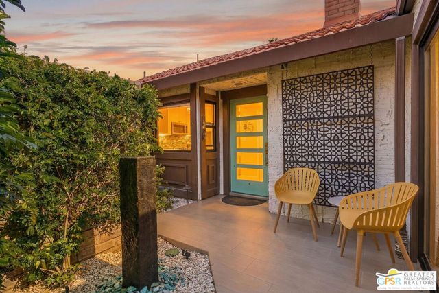2380 W Miramonte Circle C, Palm Springs, CA 92264