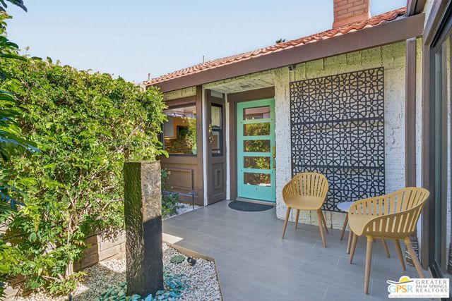 2380 W Miramonte Circle C, Palm Springs, CA 92264