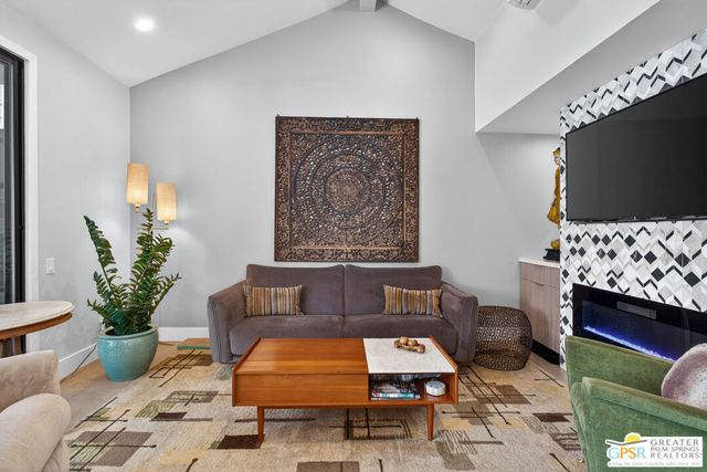 2380 W Miramonte Circle C, Palm Springs, CA 92264