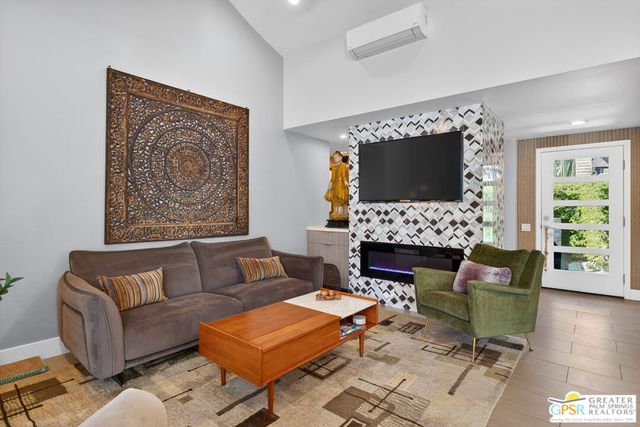 2380 W Miramonte Circle C, Palm Springs, CA 92264