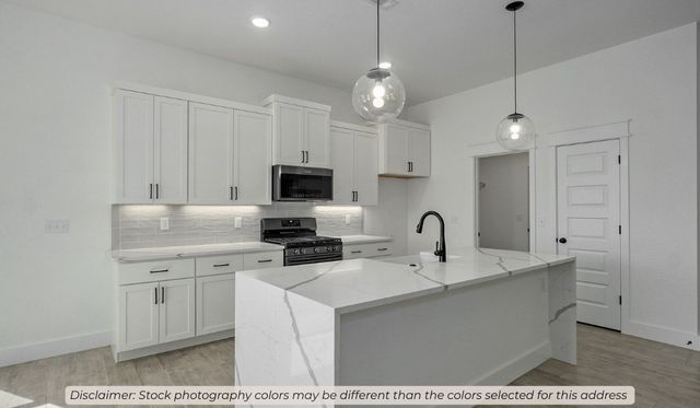 8750 Sunspire Lane, Centerton, AR 72719