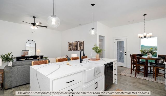 8750 Sunspire Lane, Centerton, AR 72719