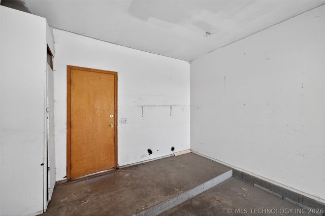 1809 W Dupont Street, Claremore, OK 74017