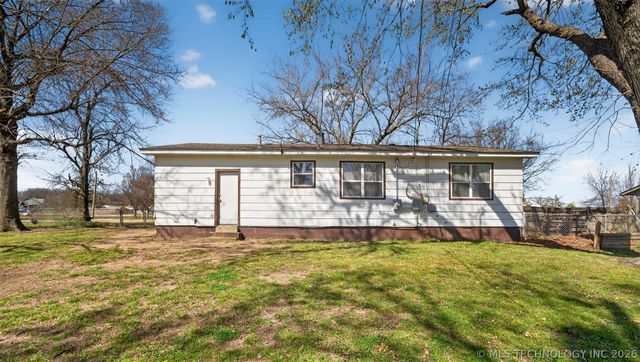 1809 W Dupont Street, Claremore, OK 74017
