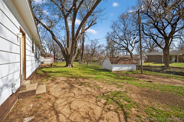 1809 W Dupont Street, Claremore, OK 74017