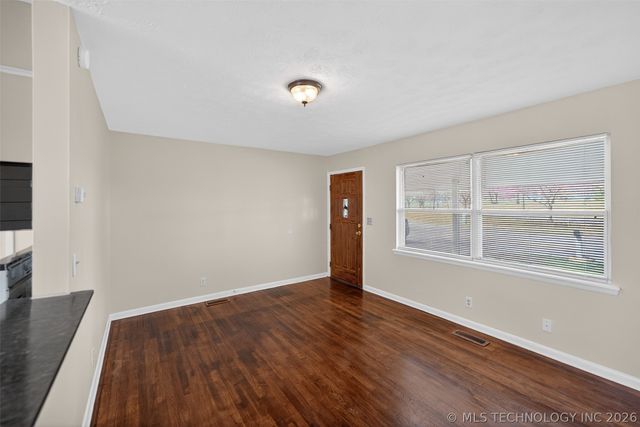 1809 W Dupont Street, Claremore, OK 74017