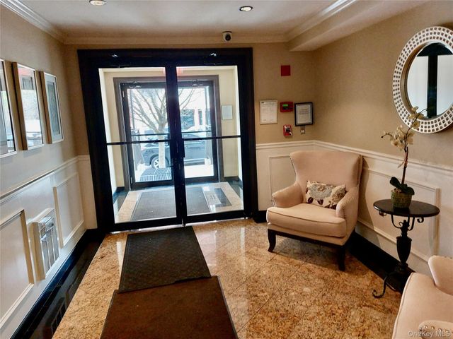 14116 84th Drive 1C, Briarwood, NY 11435