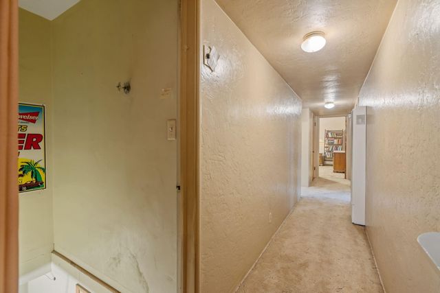 1725 E Goshen Avenue E, Visalia, CA 93292