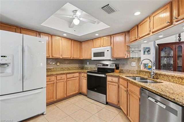 9652 Windsor Gardens LN 203, Fort Myers, FL 33919