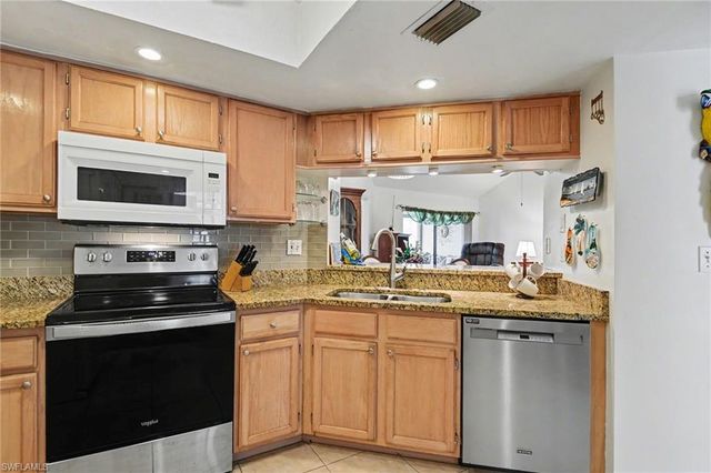 9652 Windsor Gardens LN 203, Fort Myers, FL 33919