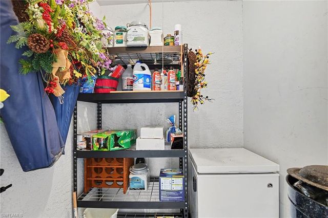 9652 Windsor Gardens LN 203, Fort Myers, FL 33919