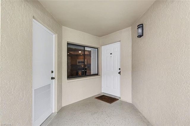 9652 Windsor Gardens LN 203, Fort Myers, FL 33919