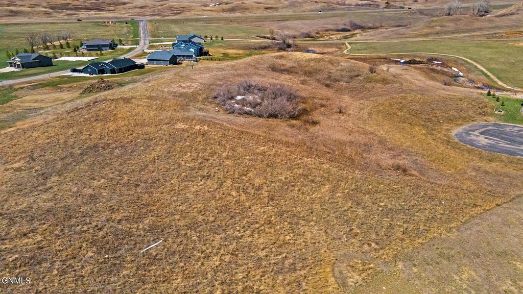 700 Branding Iron Drive, Bismarck, ND 58503 photo 21
