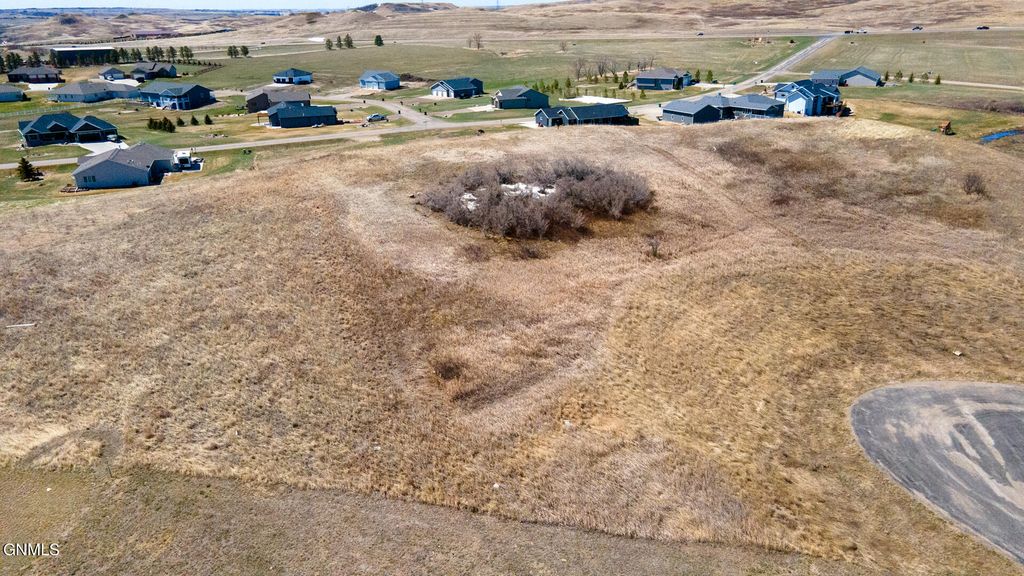 700 Branding Iron Drive, Bismarck, ND 58503 photo 22