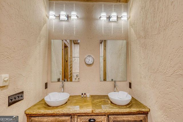 280 Pointe Of View 15, Blue Ridge, GA 30513