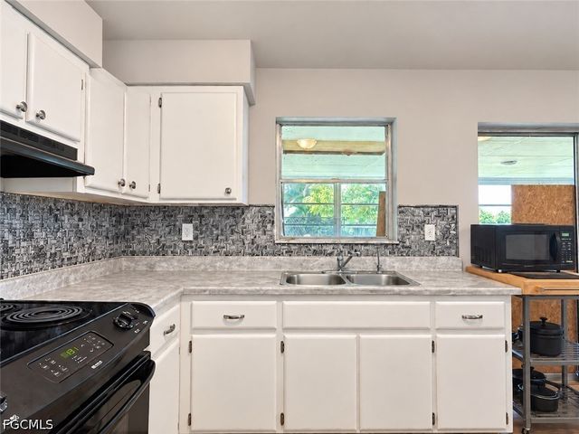 1408 SE 12th ST, Cape Coral, FL 33990