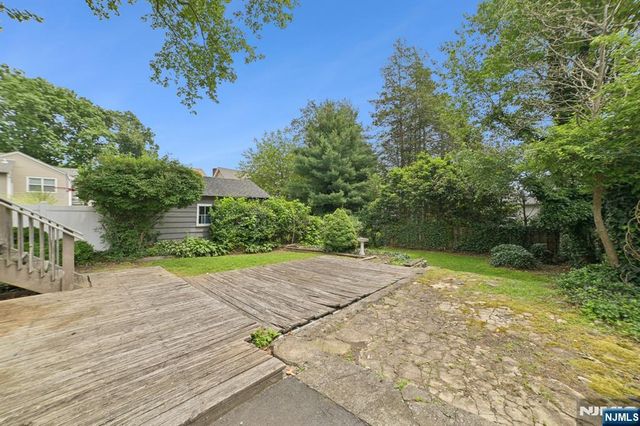 350 Walnut Street, Nutley, NJ 07110