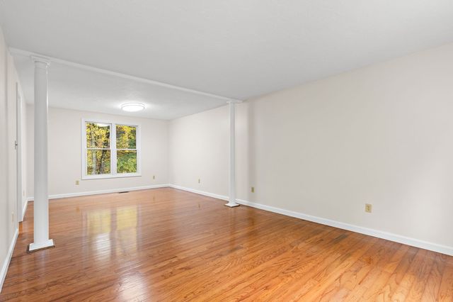 15 Quail Hollow Dr, Shrewsbury, MA 01545