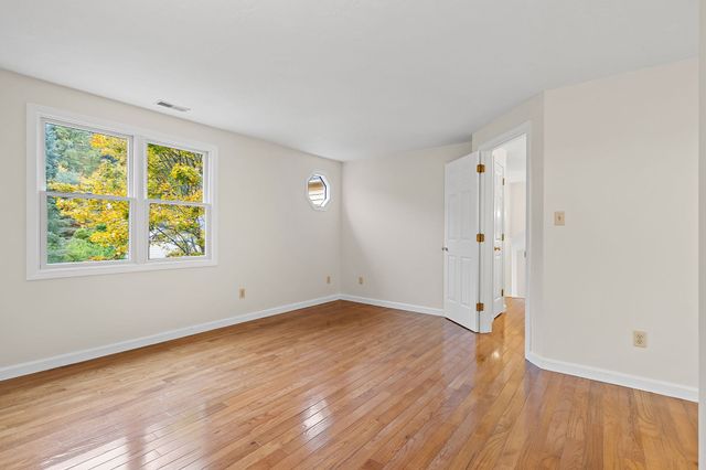 15 Quail Hollow Dr, Shrewsbury, MA 01545