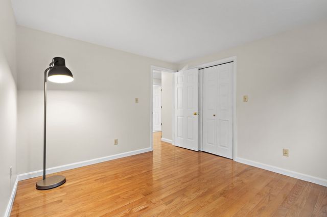 15 Quail Hollow Dr, Shrewsbury, MA 01545
