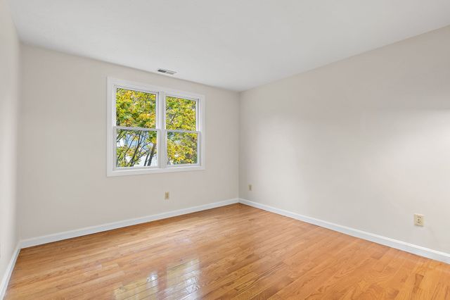 15 Quail Hollow Dr, Shrewsbury, MA 01545