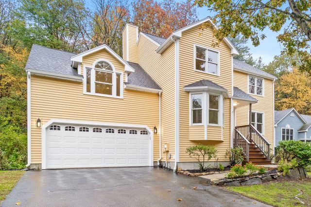 15 Quail Hollow Dr, Shrewsbury, MA 01545
