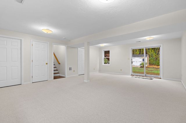 15 Quail Hollow Dr, Shrewsbury, MA 01545