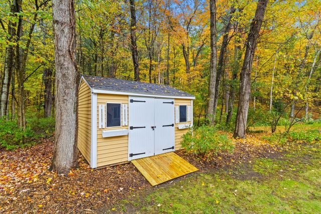 15 Quail Hollow Dr, Shrewsbury, MA 01545