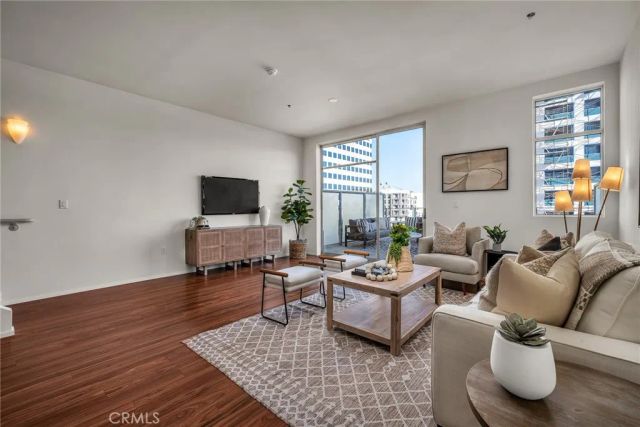 285 W 6th 331, San Pedro, CA 90731