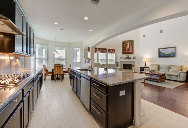 4602 Kingston Shores Lane, Rosharon, TX 77583