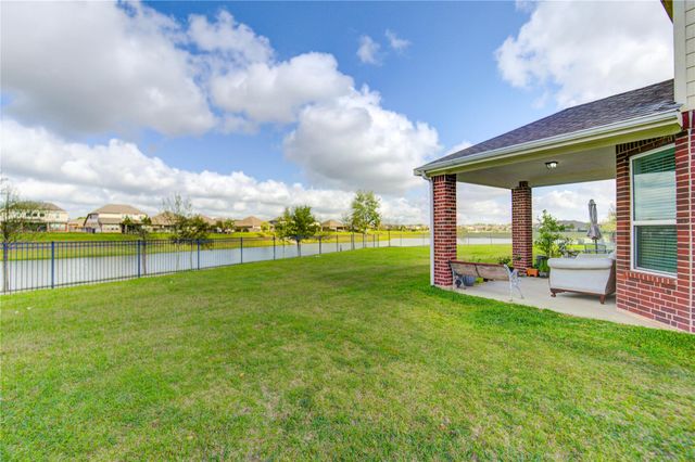 4602 Kingston Shores Lane, Rosharon, TX 77583