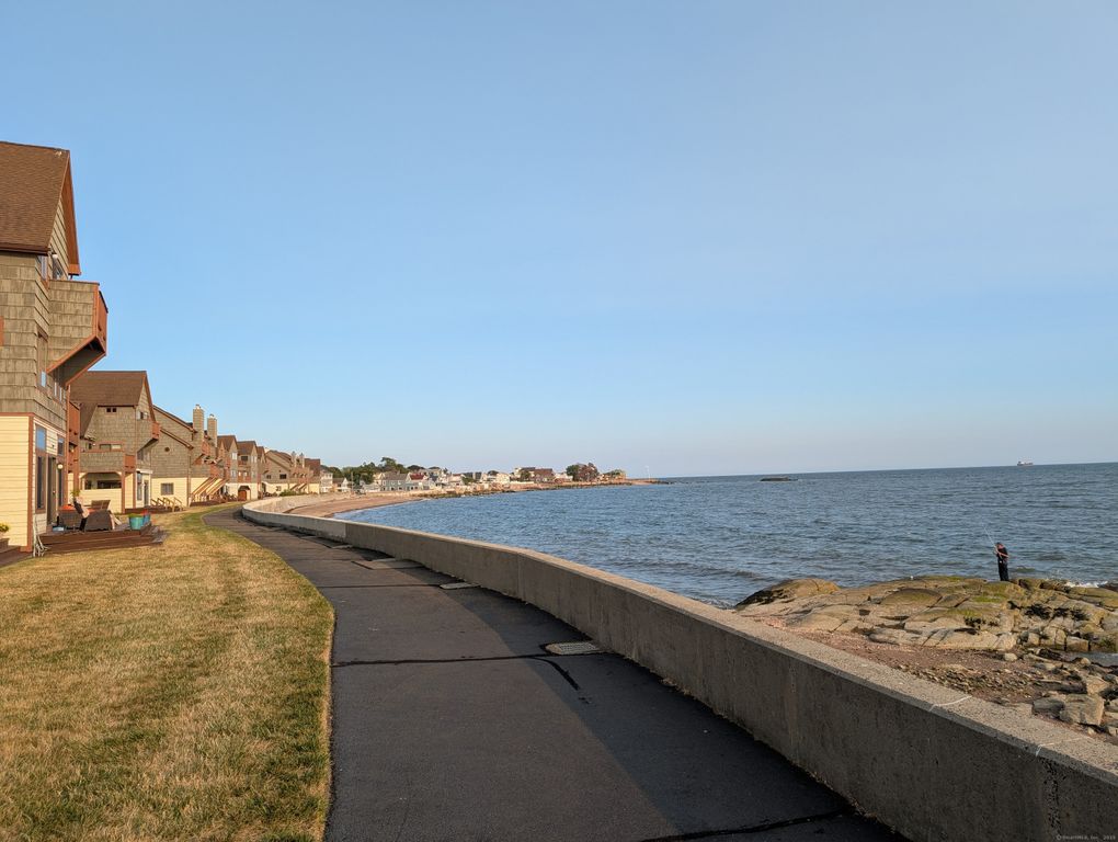 2 Old Town Highway 39, East Haven, CT 06512