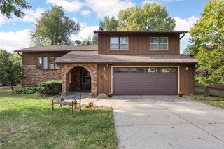 2623 Iris Avenue NW, Cedar Rapids, IA 52405