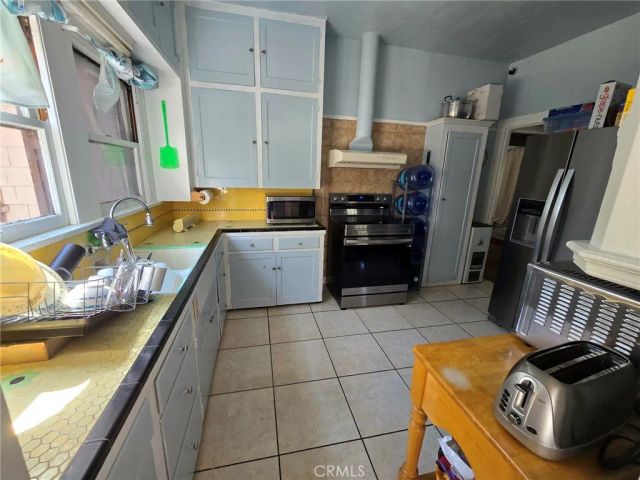 579 16th, San Bernardino, CA 92405