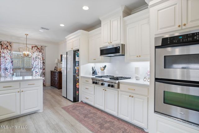 300 Deer Hollow, Brandon, MS 39047