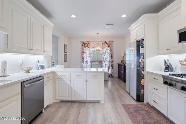 300 Deer Hollow, Brandon, MS 39047