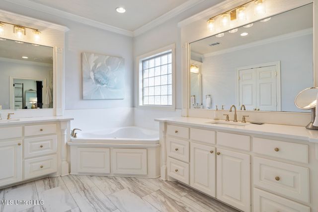 300 Deer Hollow, Brandon, MS 39047