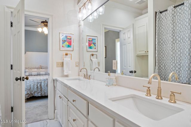 300 Deer Hollow, Brandon, MS 39047