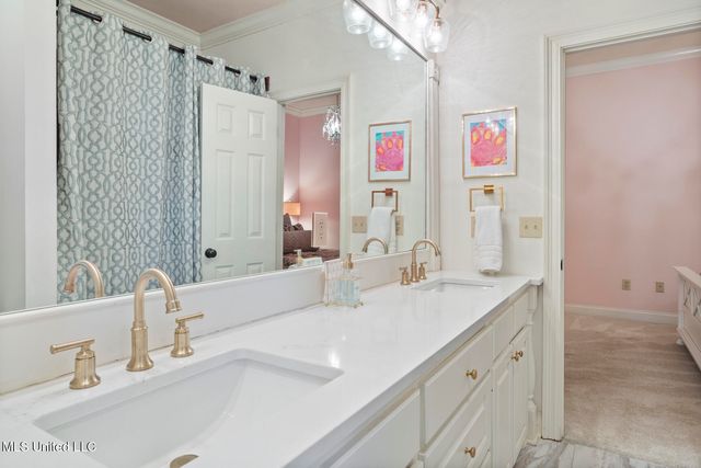 300 Deer Hollow, Brandon, MS 39047