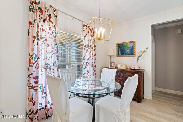 300 Deer Hollow, Brandon, MS 39047