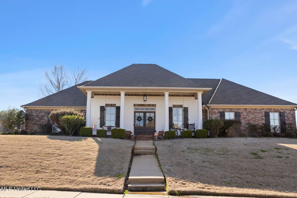 300 Deer Hollow, Brandon, MS 39047