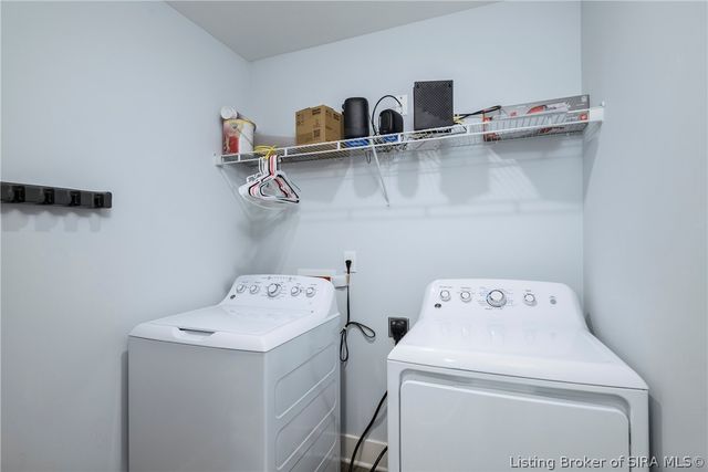7022 Hollkamp Way, Sellersburg, IN 47172