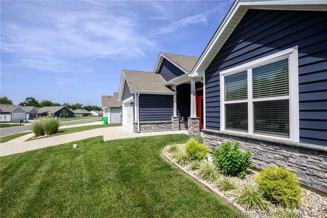 7022 Hollkamp Way, Sellersburg, IN 47172