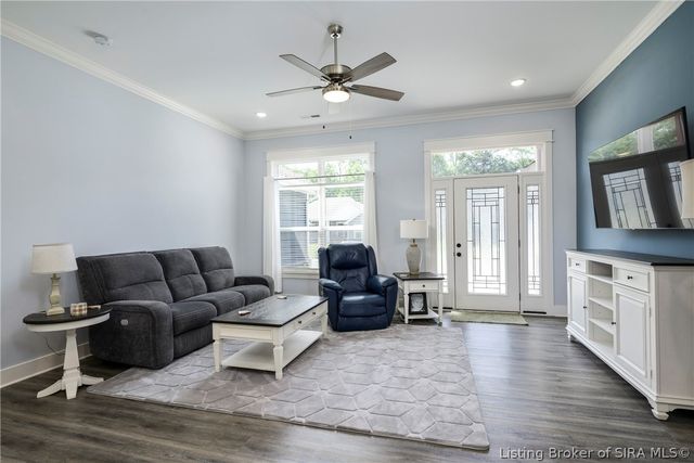 7022 Hollkamp Way, Sellersburg, IN 47172