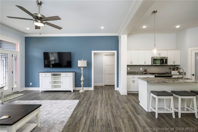 7022 Hollkamp Way, Sellersburg, IN 47172