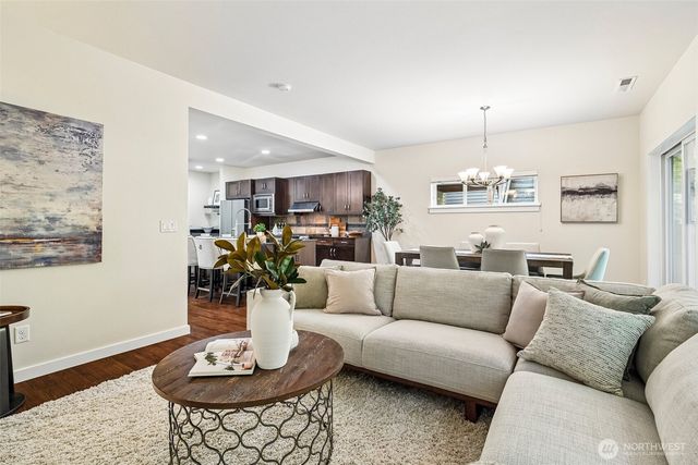700 6th Avenue NW, Issaquah, WA 98027