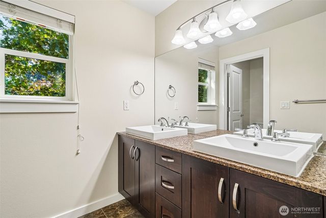 700 6th Avenue NW, Issaquah, WA 98027