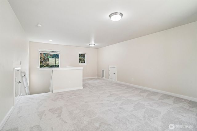 700 6th Avenue NW, Issaquah, WA 98027