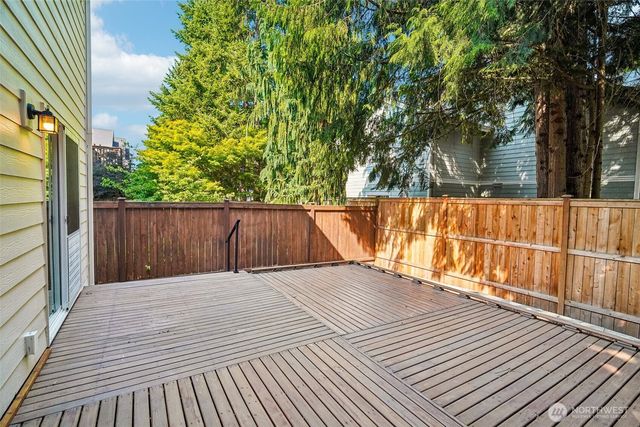 700 6th Avenue NW, Issaquah, WA 98027