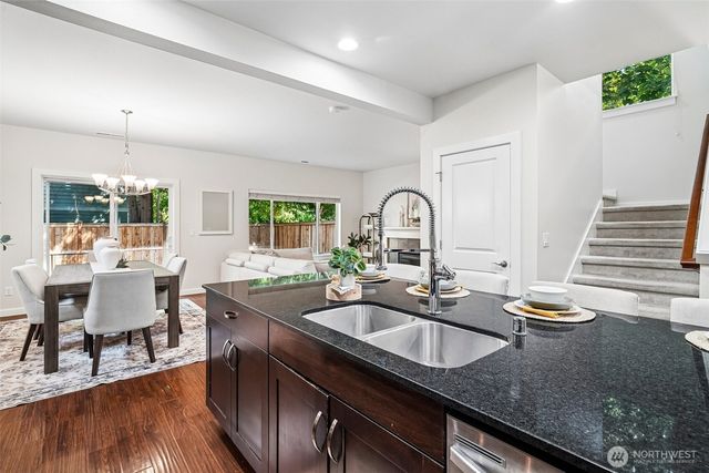700 6th Avenue NW, Issaquah, WA 98027